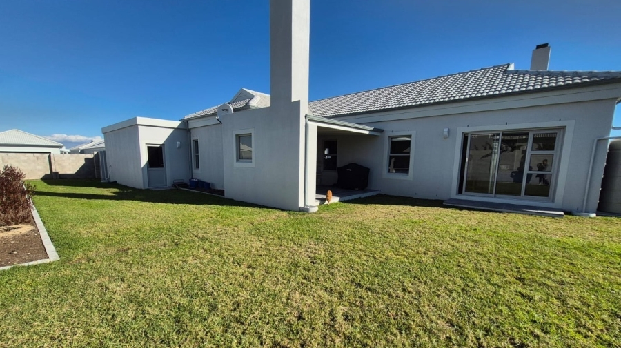 To Let 4 Bedroom Property for Rent in Sunningdale Western Cape